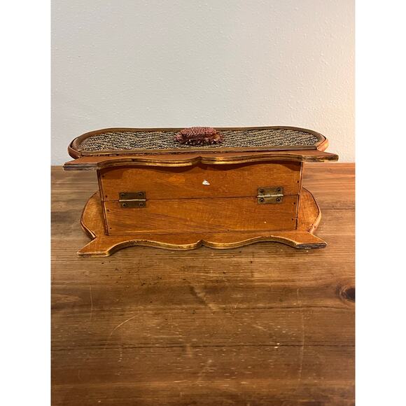 Vintage Woven Wooden Box Purse with Flower Detail and Wicker Panels - Picture 4 of 10